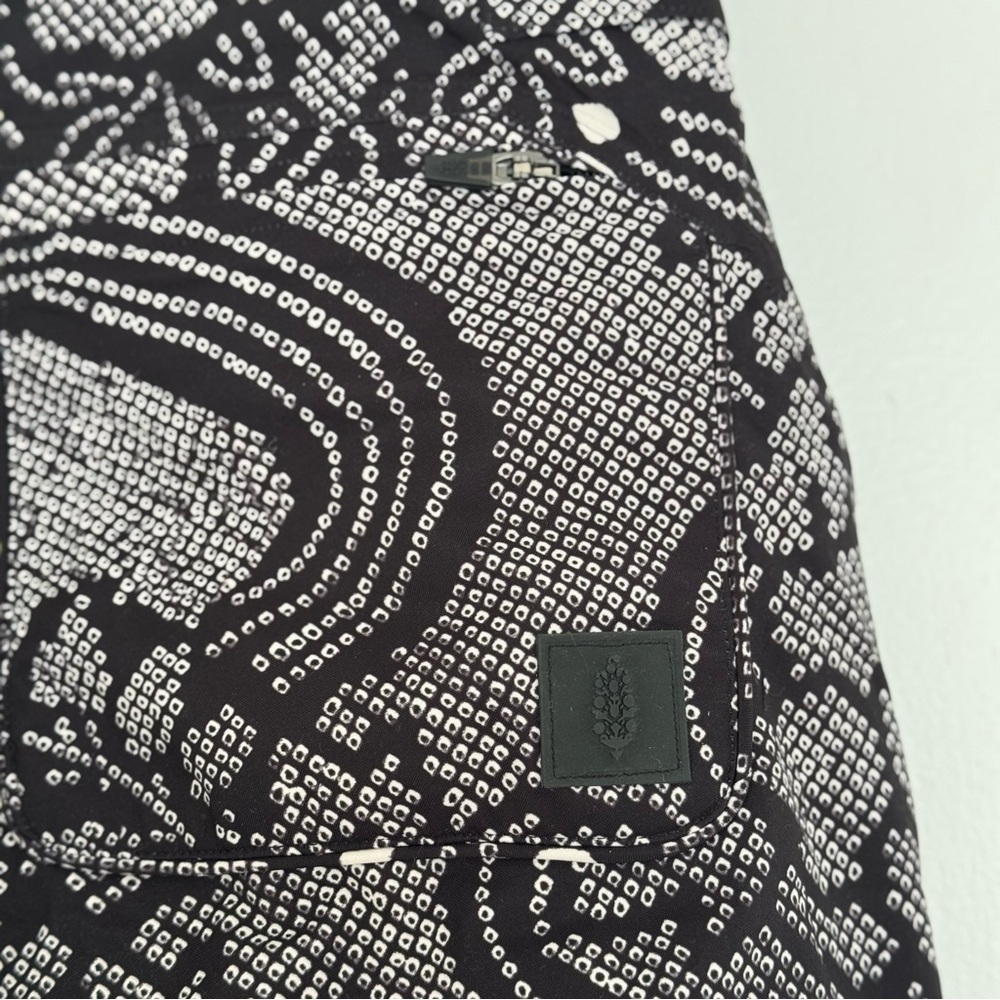 New Free People Movement Bunny Slope Printed Ski Pants In Midnight
Combo - Picture 14 of 16